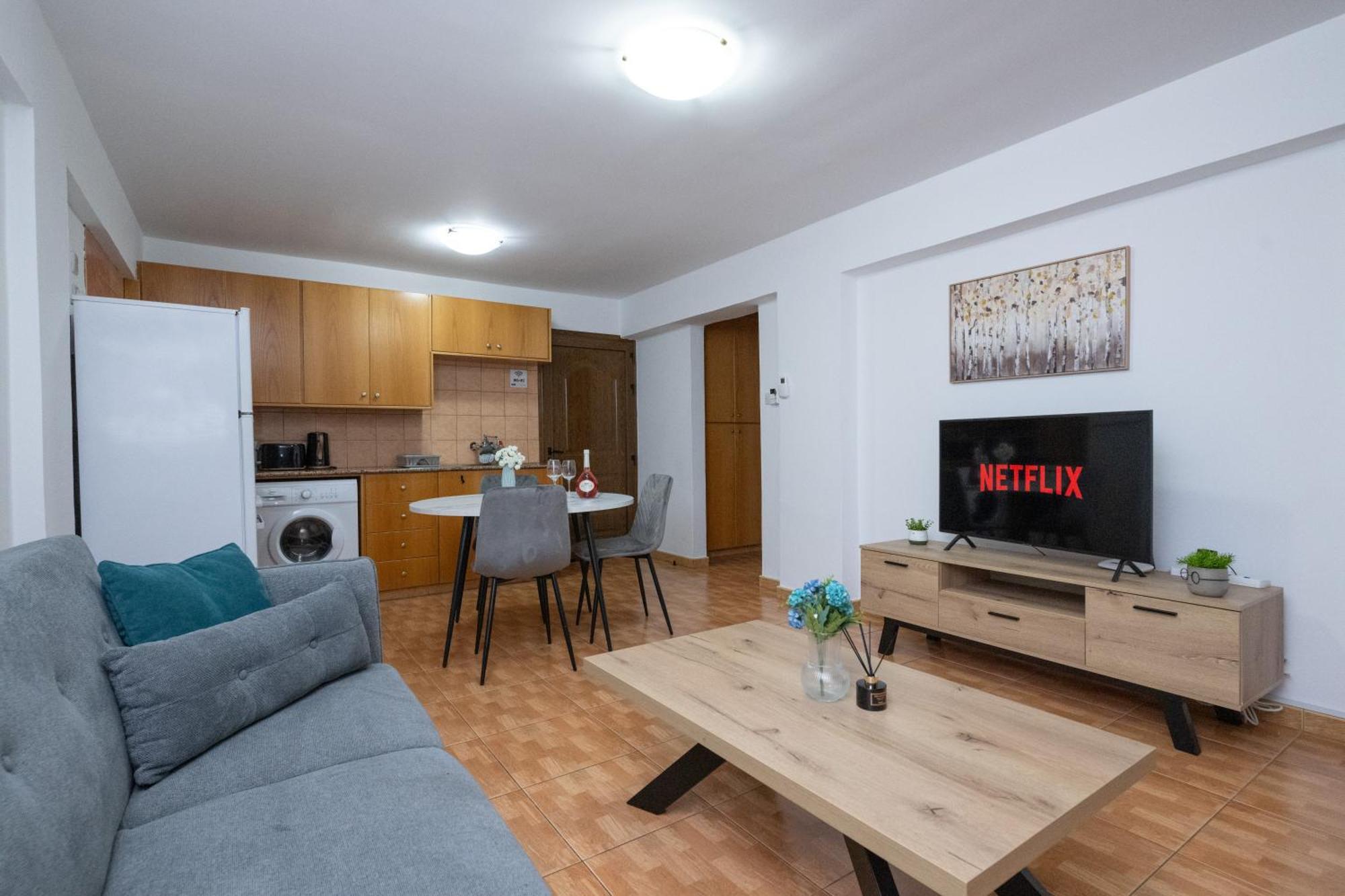 Napa Centrale Suites Ayia Napa Ngoại thất bức ảnh