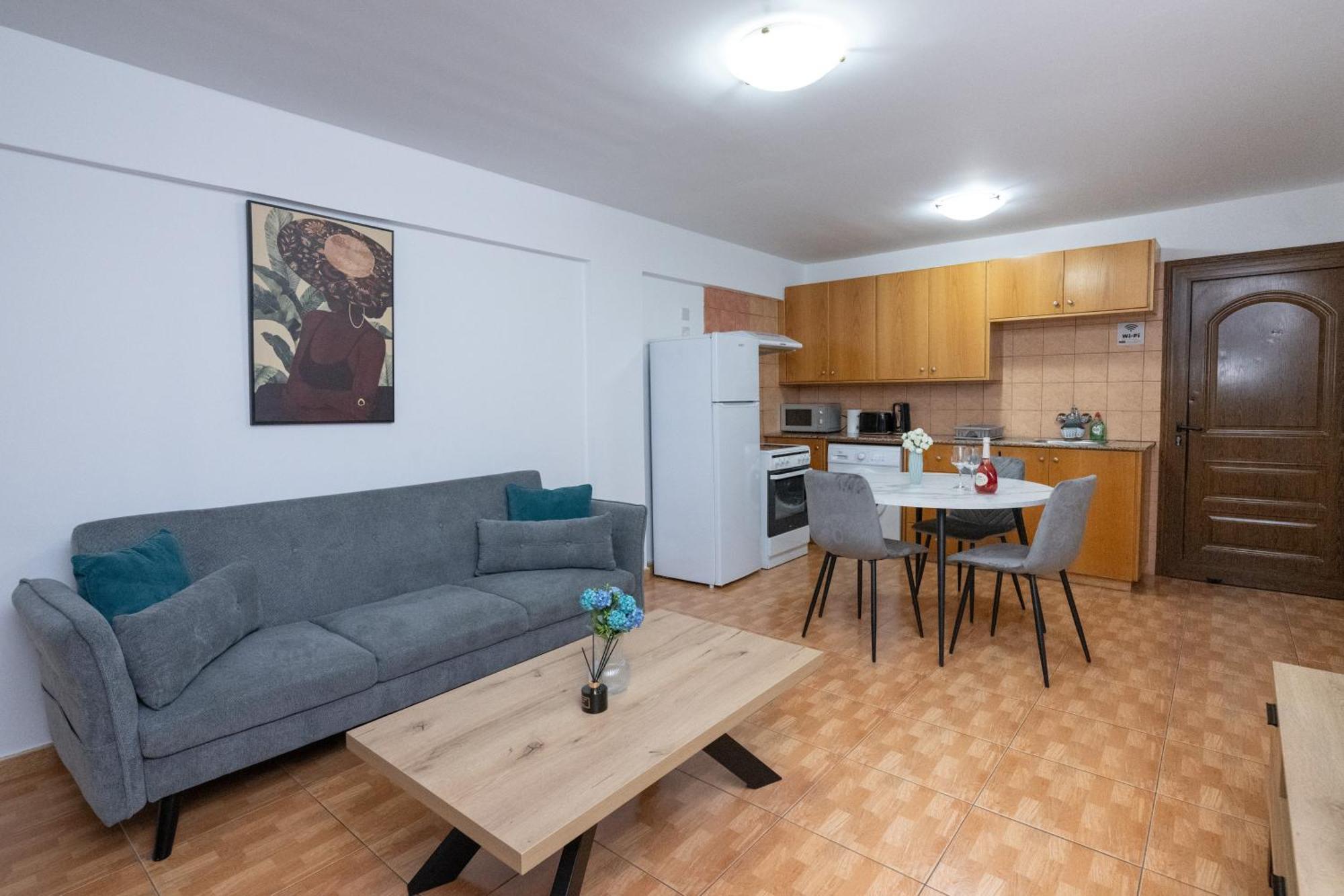 Napa Centrale Suites Ayia Napa Ngoại thất bức ảnh